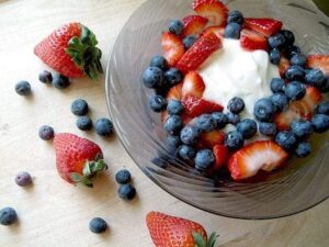 Yoghurt and berries